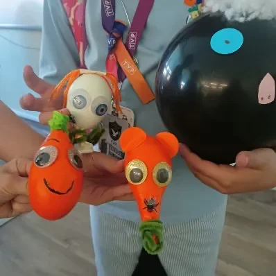 Prace uczniów wykonane w ramach zajęć "Świat wokół nas" - fot. 04